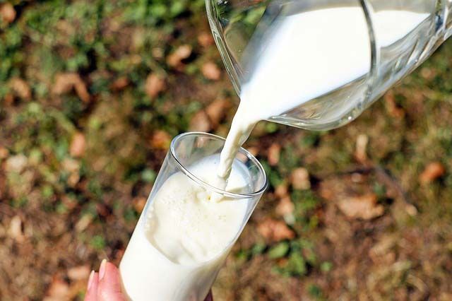 glass-milk-pixabay.jpg