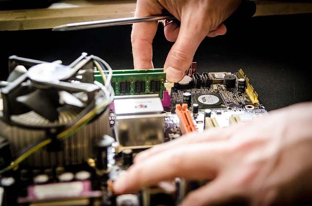 service-components-pixabay.jpg